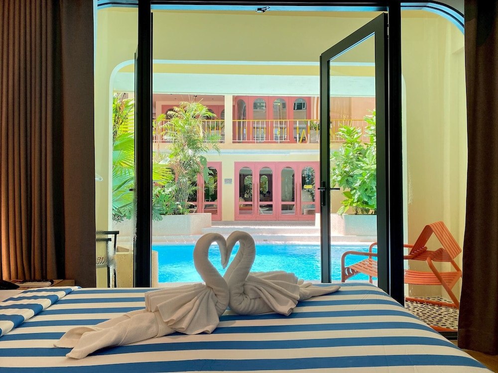 Miami Hotel Bangkok 37/88