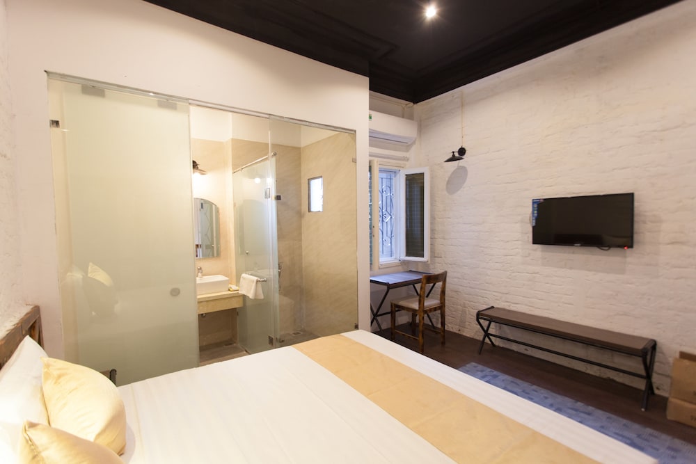 Luxury Backpackers 35/49