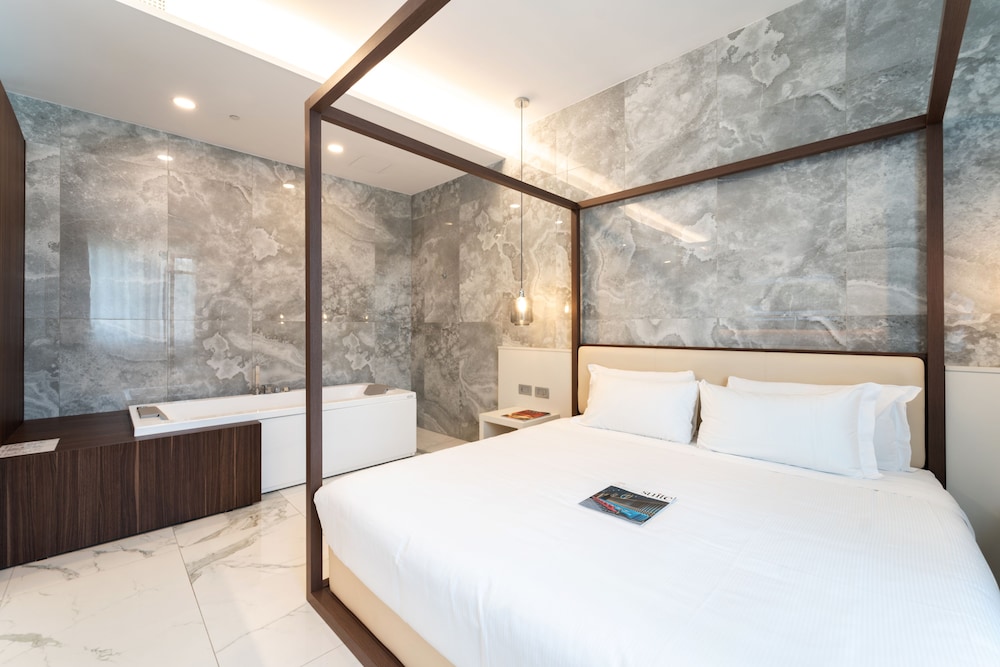 Hotel Milano Castello 26/70