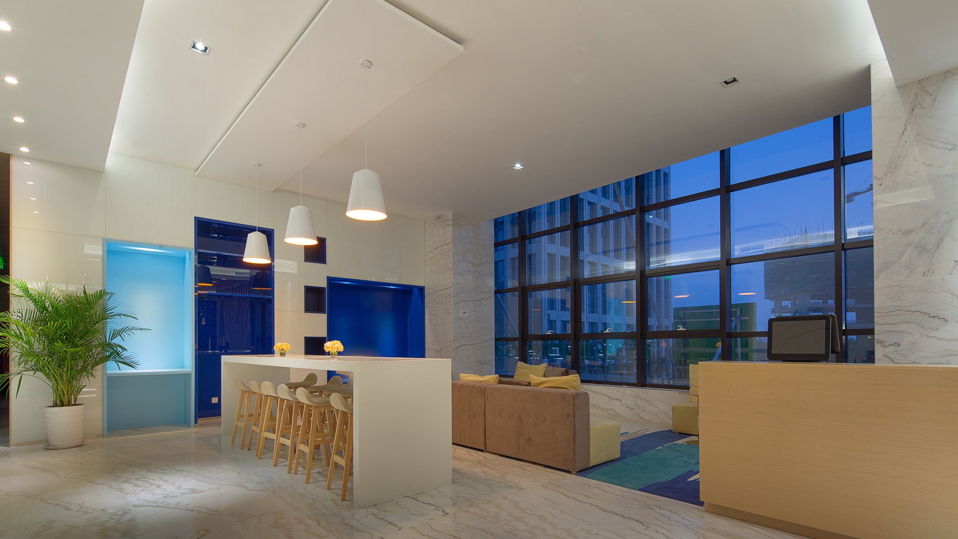 HOLIDAY INN EXPRESS QINGDAO WEST COAST 11/45
