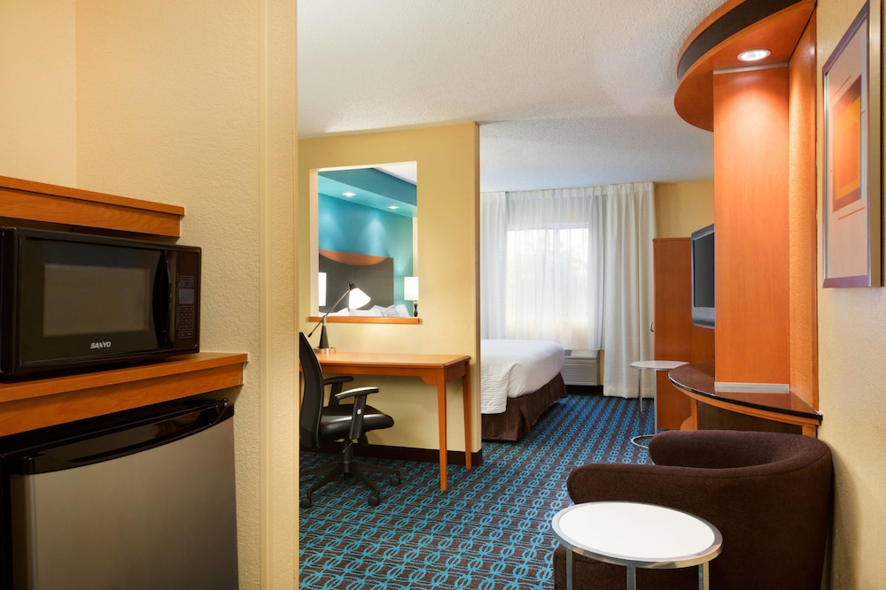 Fairfield Inn And Suites Dallas Mesquite 22/31