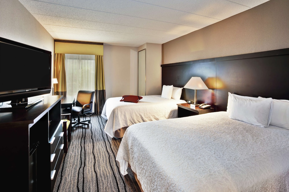 Hampton Inn Bowie 14/42