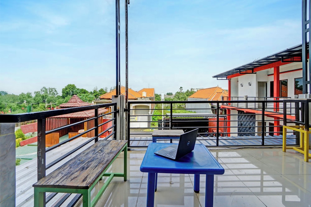 Hotel O near UNISLA formerly Homestay Bougenville 41/44