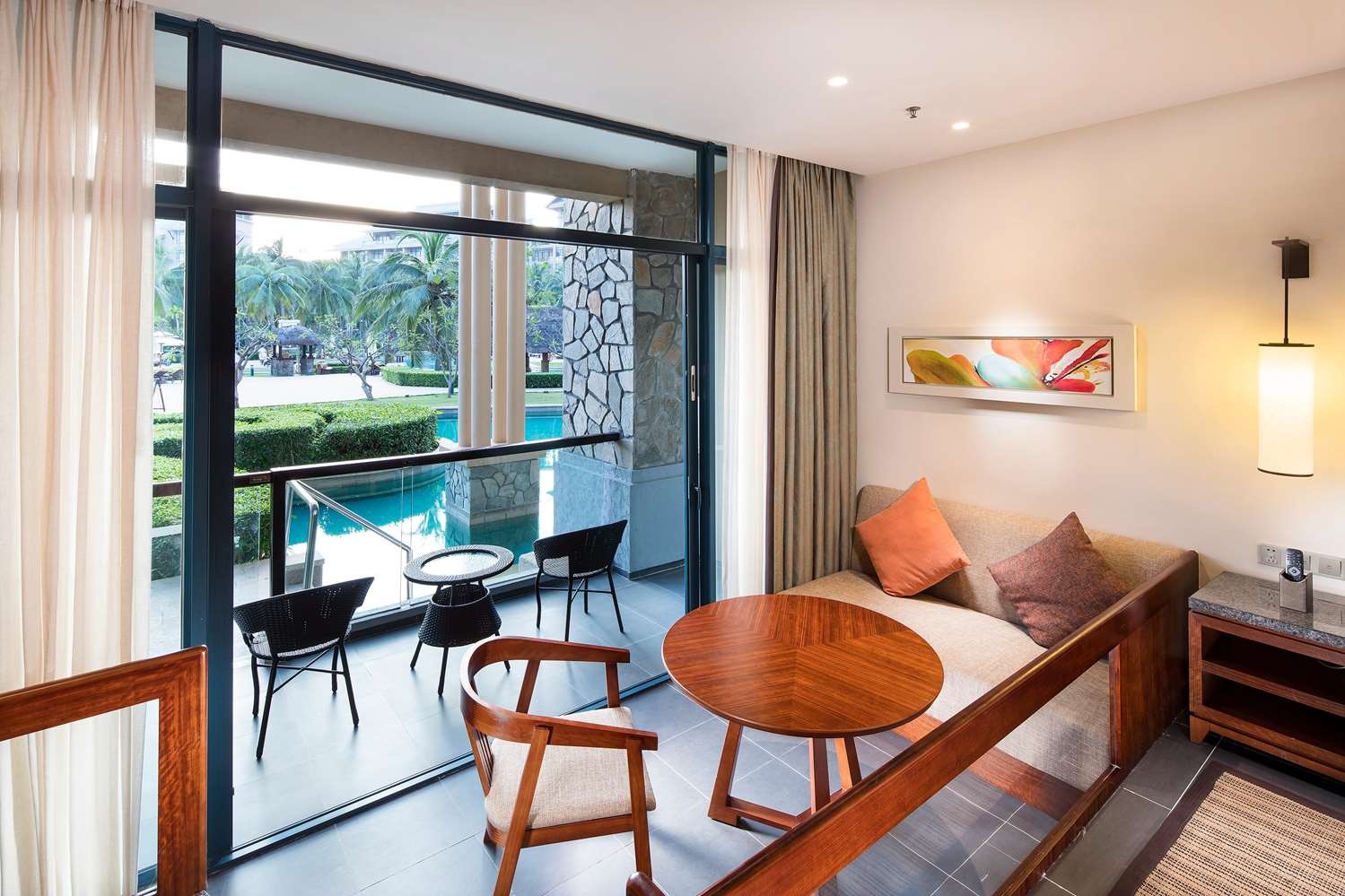 Connecting, Garden, Twin Beds
