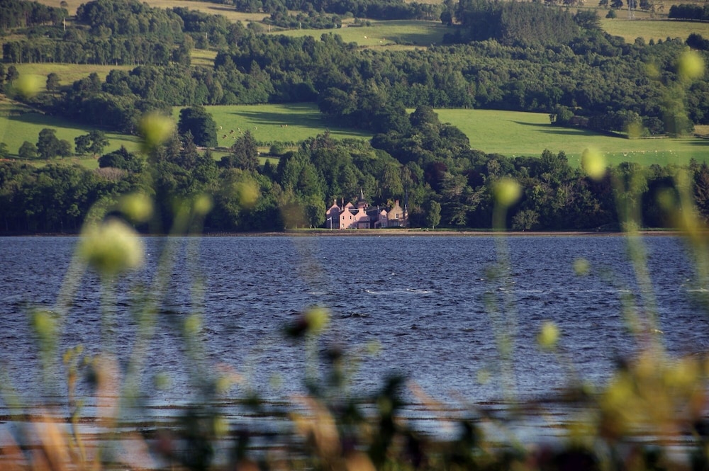 BUNCHREW HOUSE HOTEL 26/30