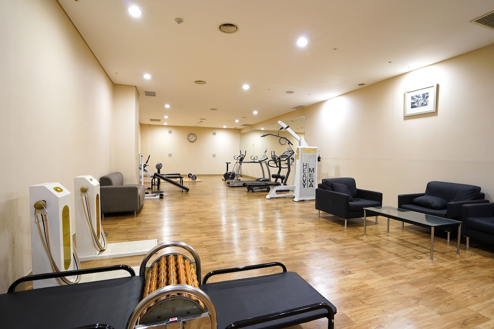 Gumi Century Hotel 35/50