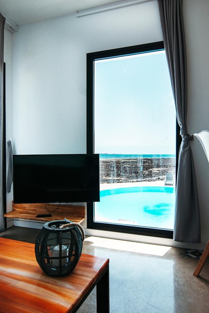 Punta Elena Beach the Home Collection 52/64