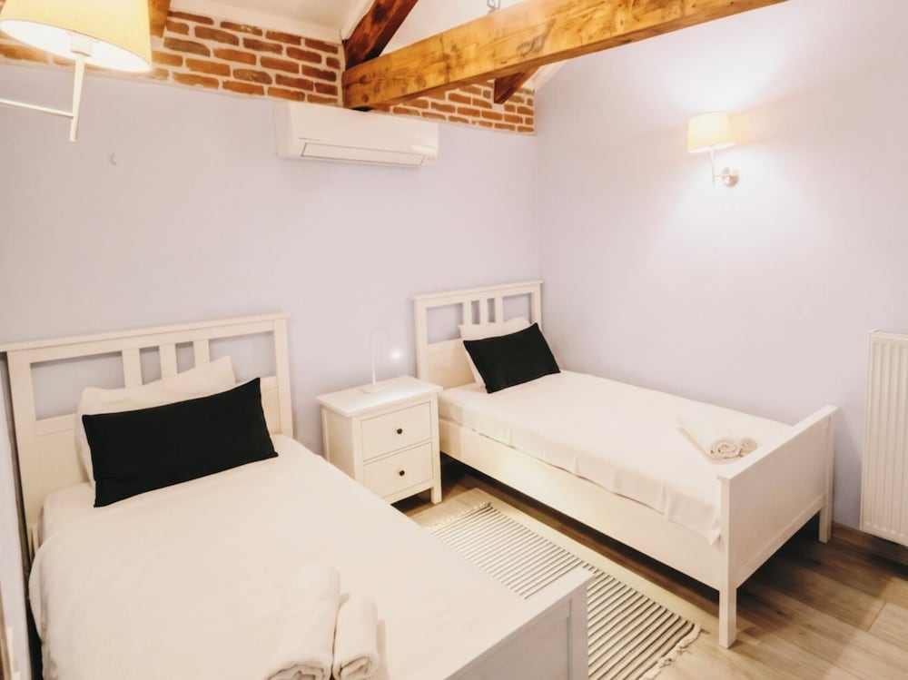 Attalos Suites Hotel 12/58
