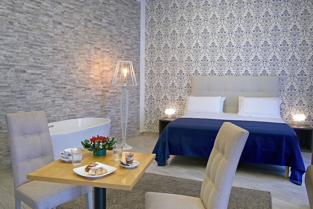 Napoli Rooms&Suite 35/50