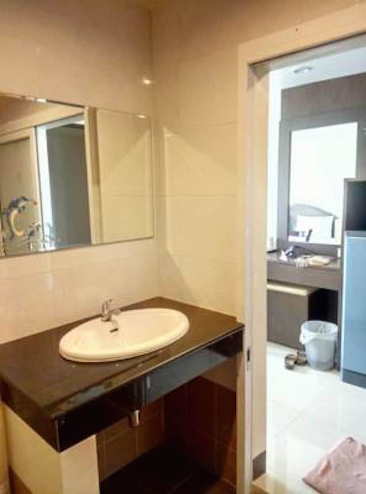 Pearl Place Hotel 46/48