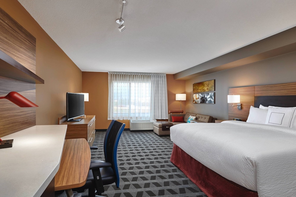 Hotel Towneplace Suites By Marriott Fort Mcmurray 13/27