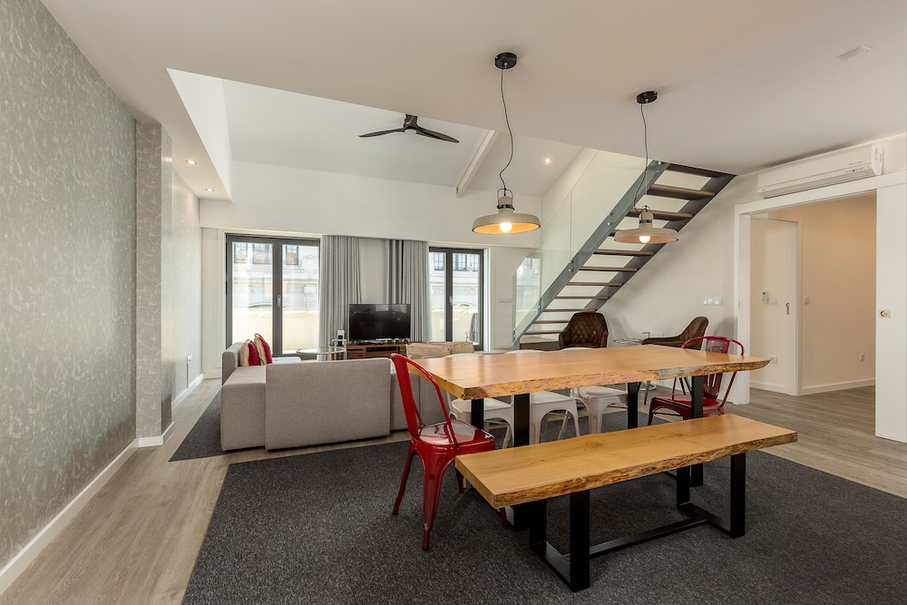 Your Opo Central Apartments 43/50