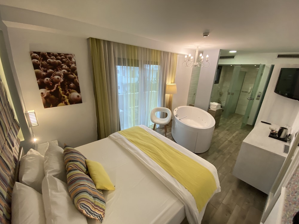 Cooee Kyknos Beach Hotel 19/75
