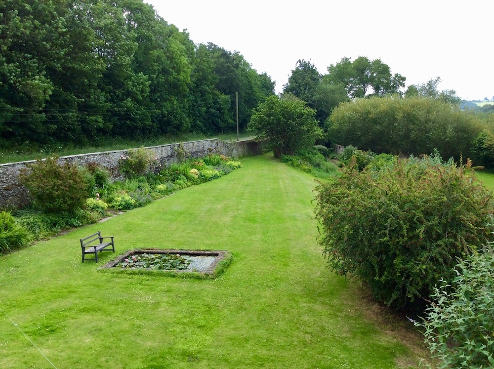 Aberllynfi House 38/45