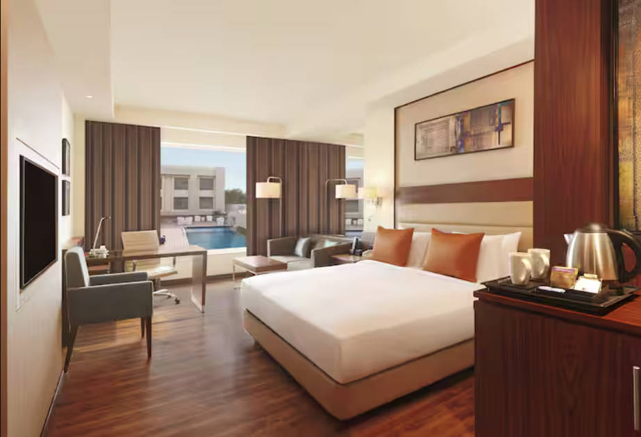 Room, Double Bed, Pool View