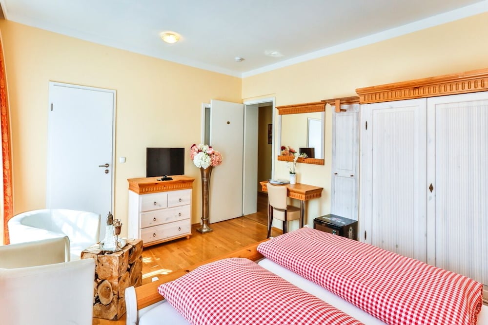 Hotel zum Goldenen Lowen Baden-Baden 3/27