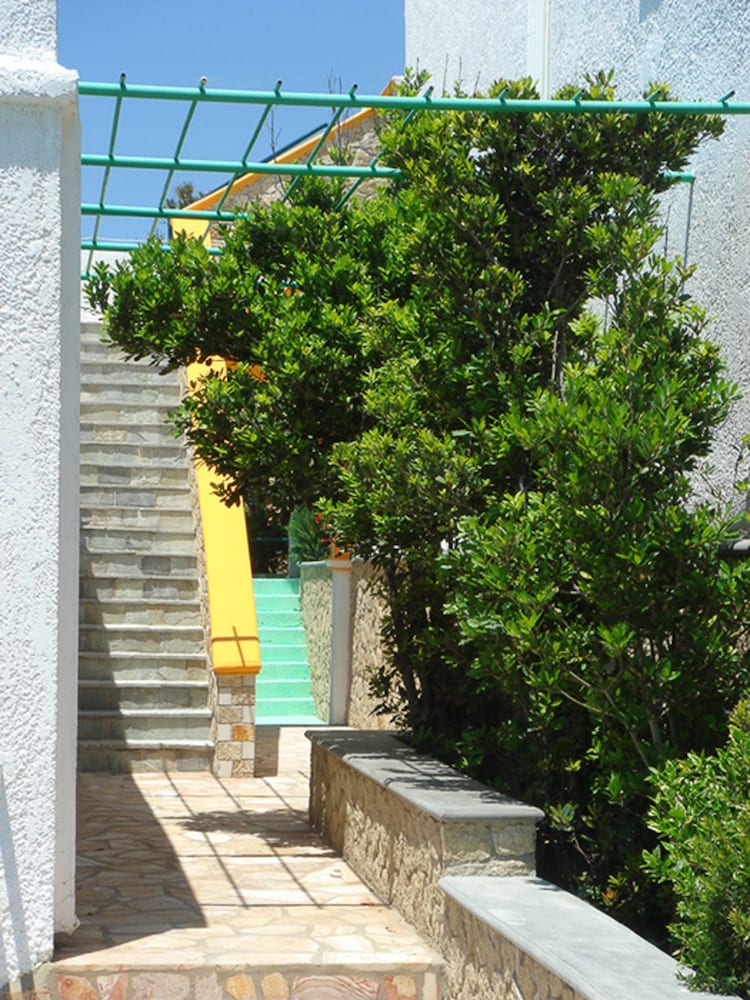 Finiki View Hotel Apartments 38/50