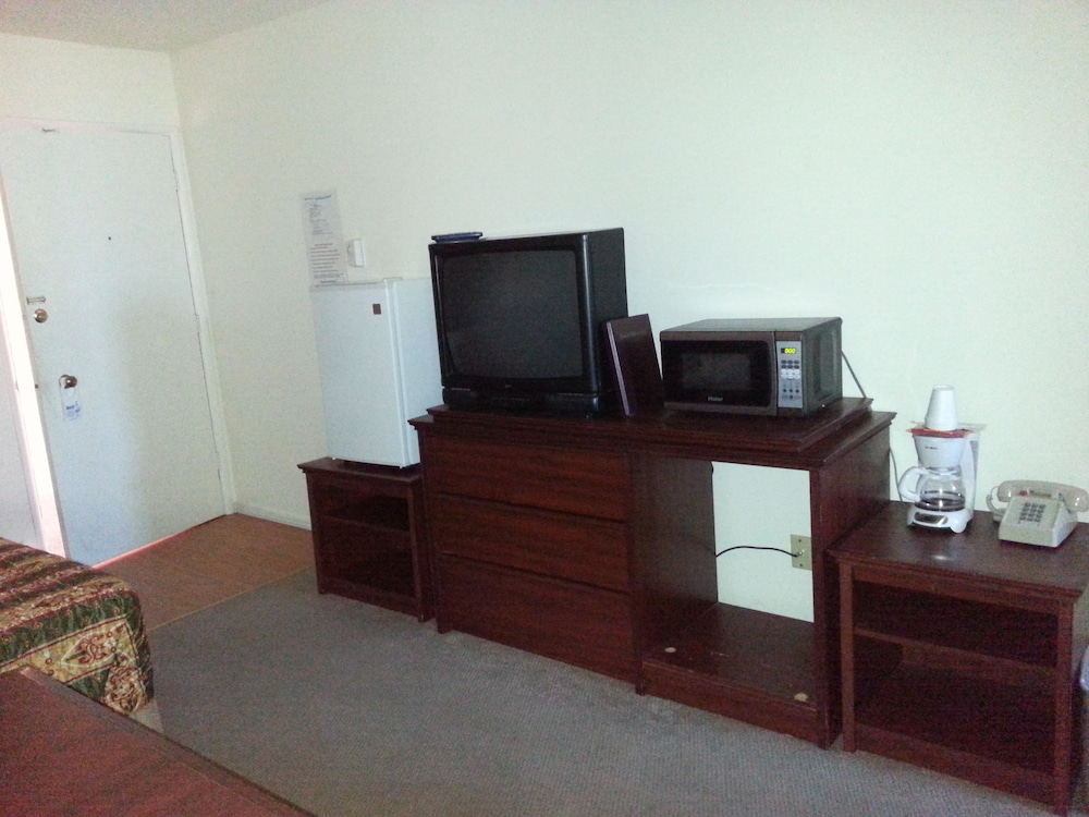 Shelton Inn 43/51