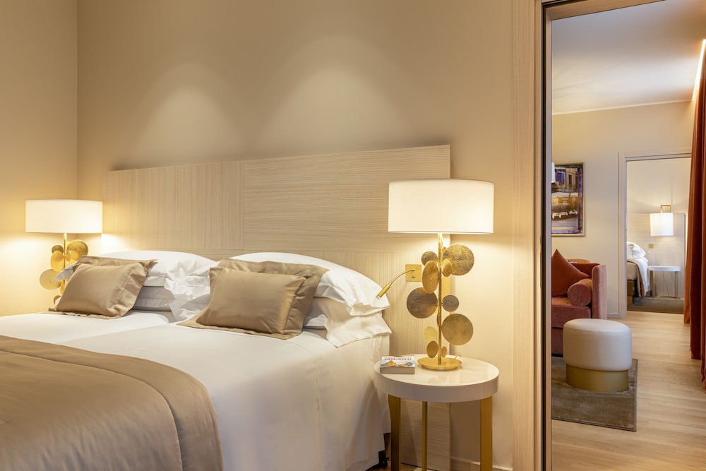 Rosa Grand Milano Starhotels Collezione 12/76