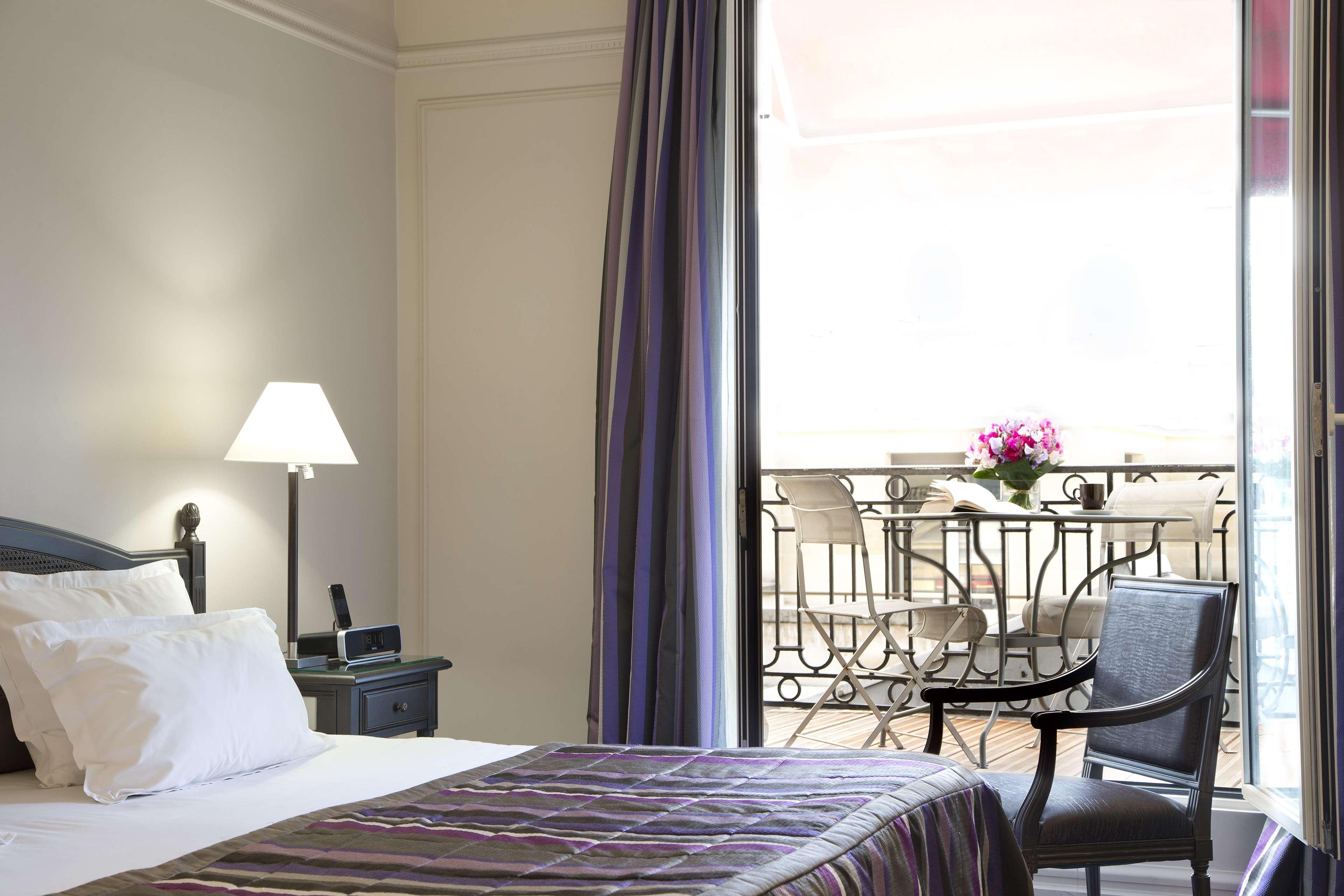 HOTEL CALIFORNIA CHAMPS ELYSEES 16/52
