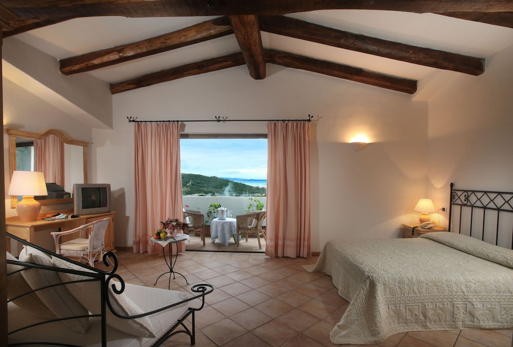 PULICINU HOTEL 12/50