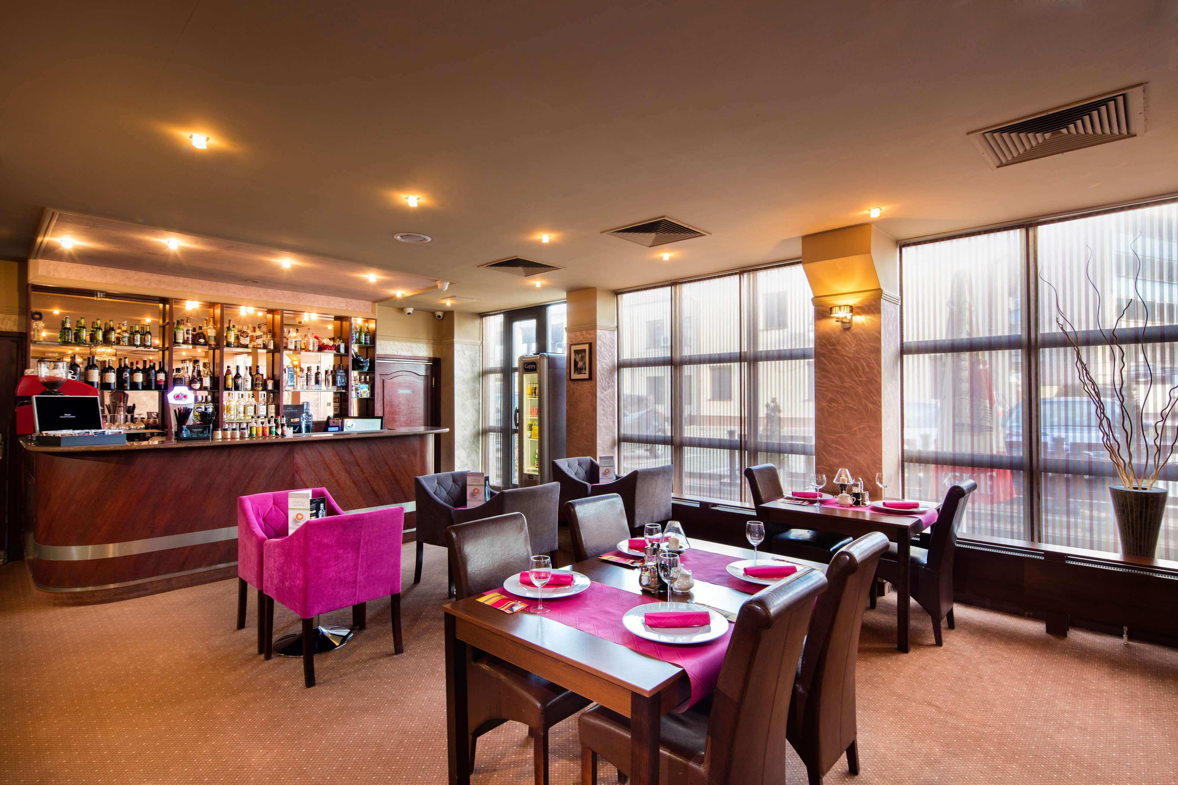 restaurant cafeteria