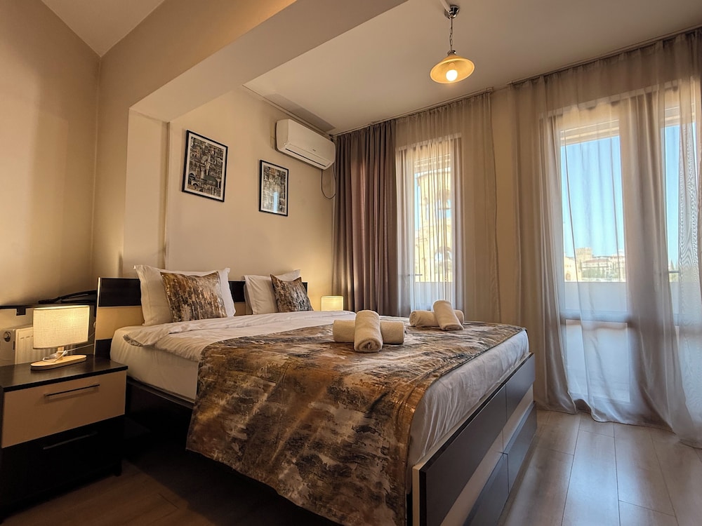 ROOM, DOUBLE BED, BALCONY