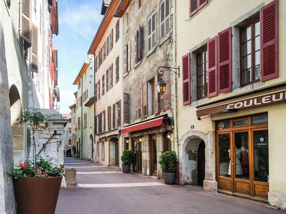 Mercure Annecy Centre 58/69
