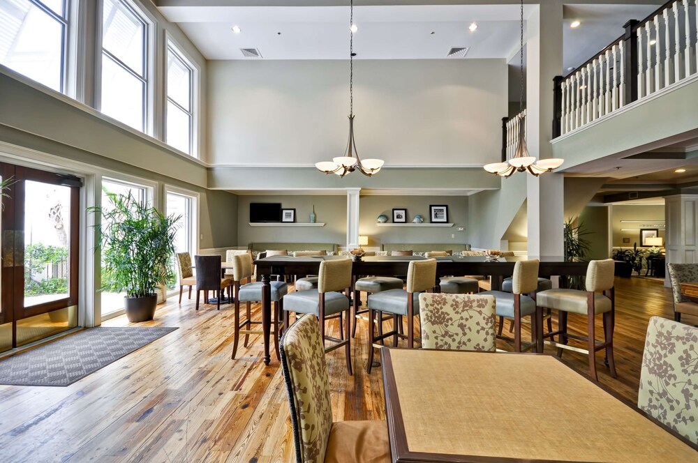 Hampton Inn Suites Charleston 40/48