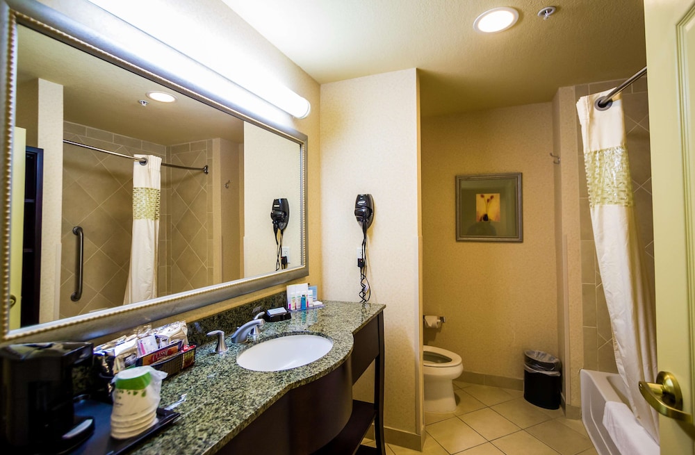Hampton Inn Suites Natchez 26/78