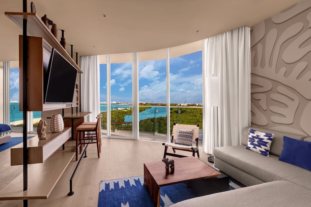 SLS Cancun 56/72