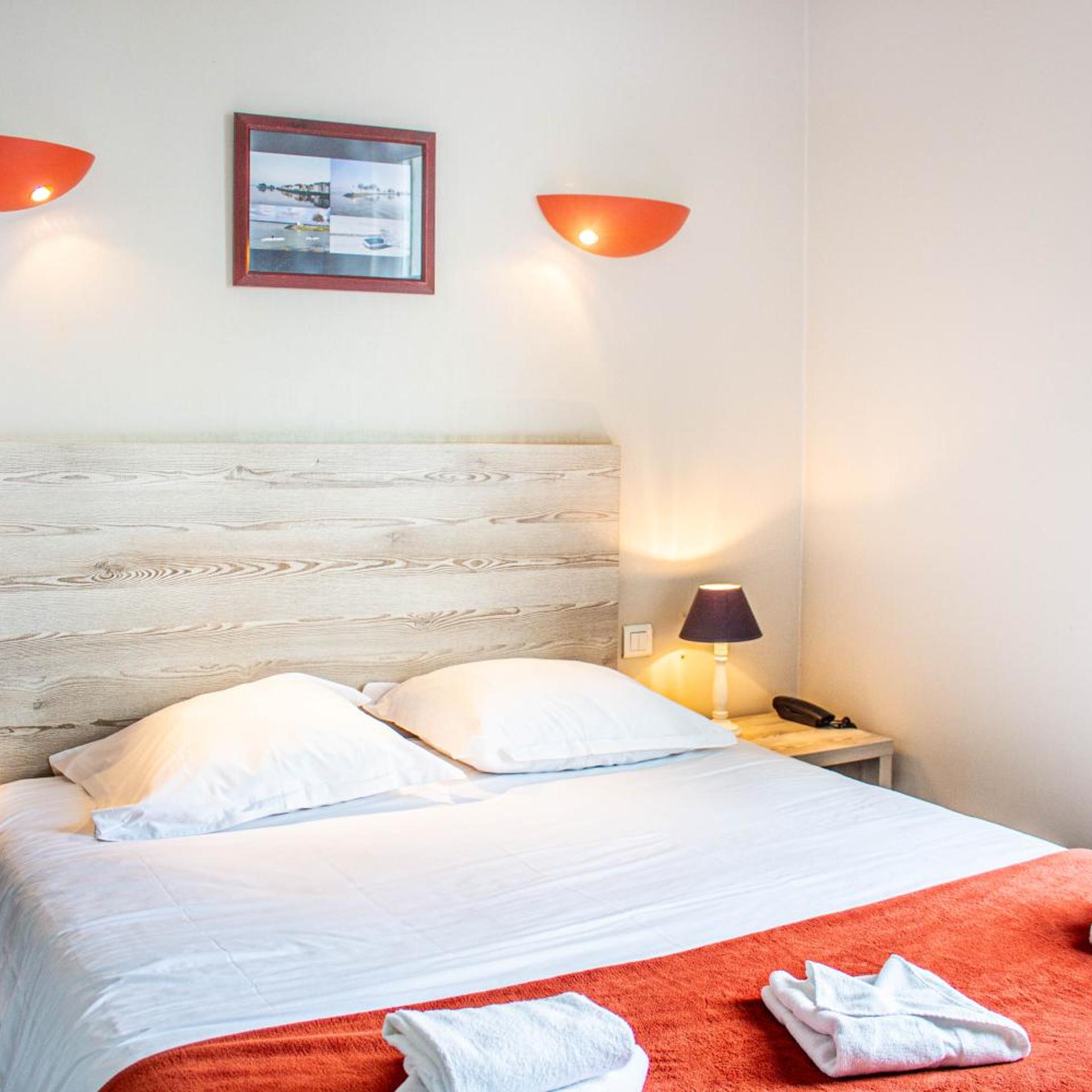 Classic, Double Bed, Bay View، Hotel Du Port Et Des Bains 2/9