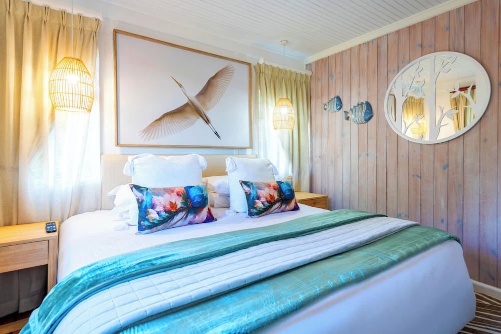 KNYSNA RIVER CLUB - KNYSNA 15/76
