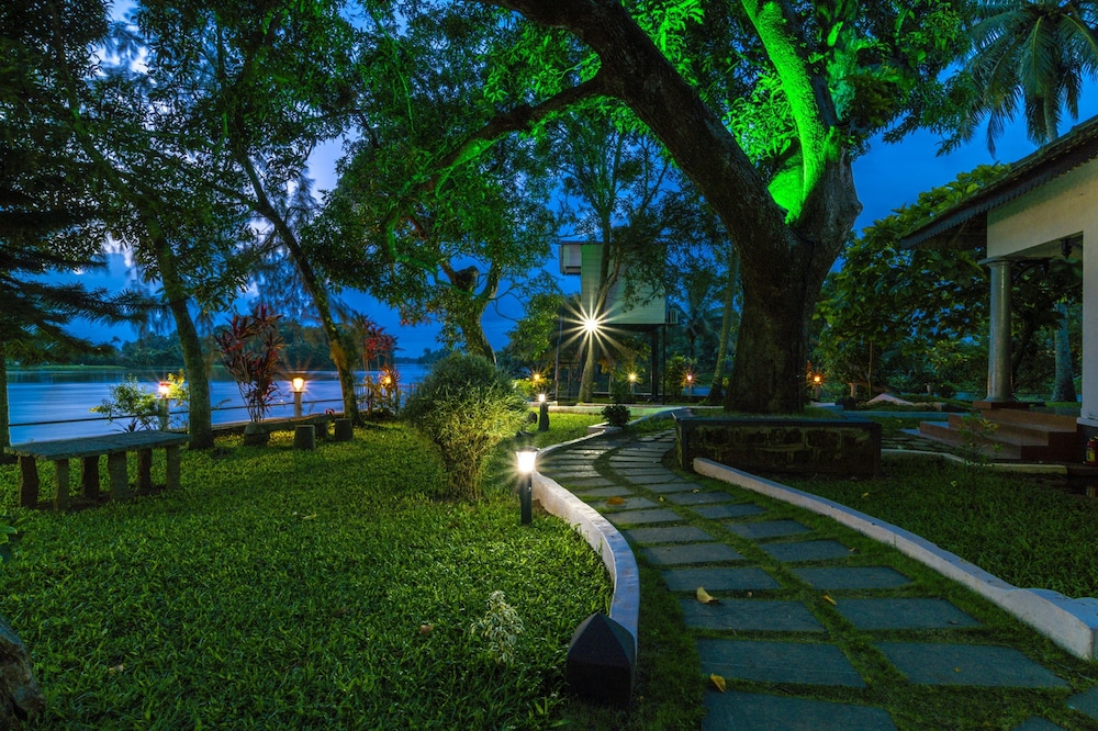 Lake Haven Island Resorts 15/34