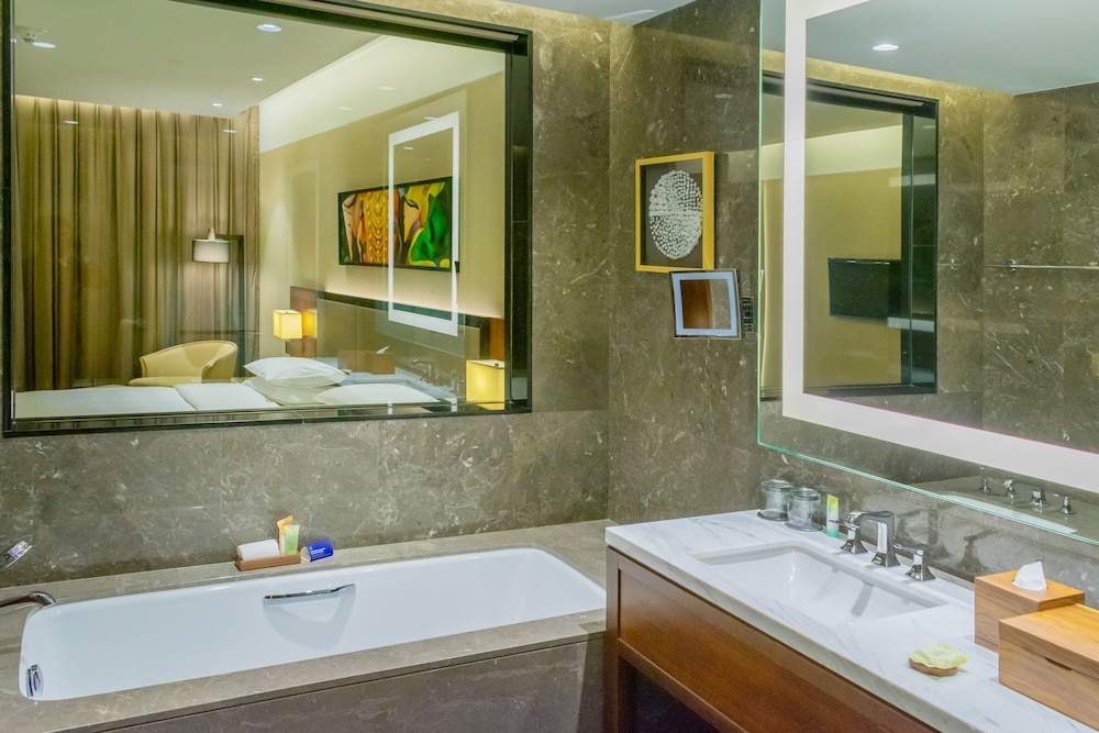 GRAND HYATT KOCHI BOLGATTY 15/71