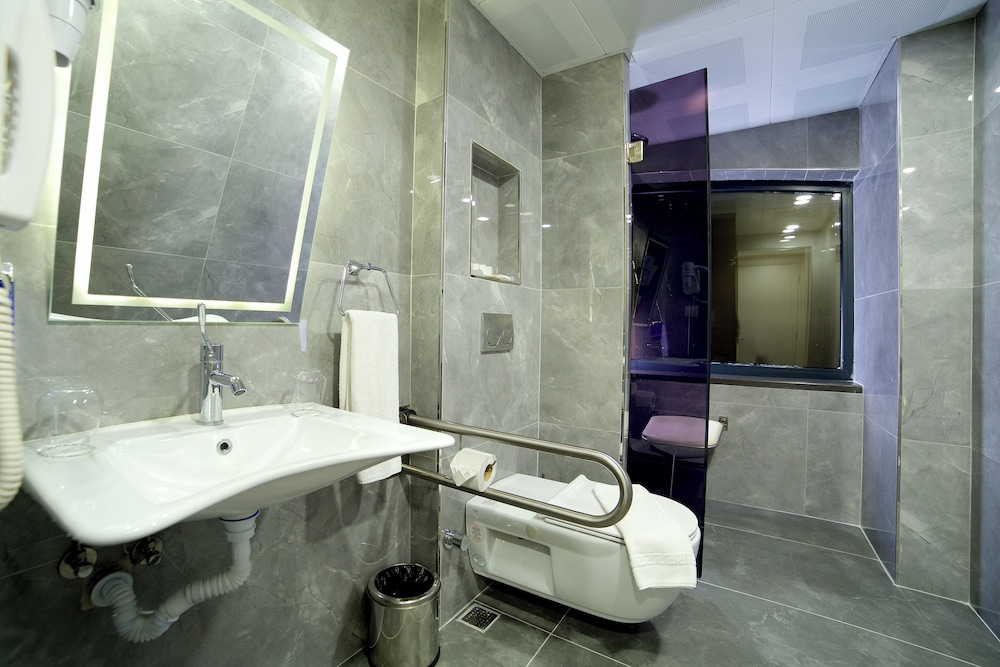 Hotel Bulvar Palas 67/67