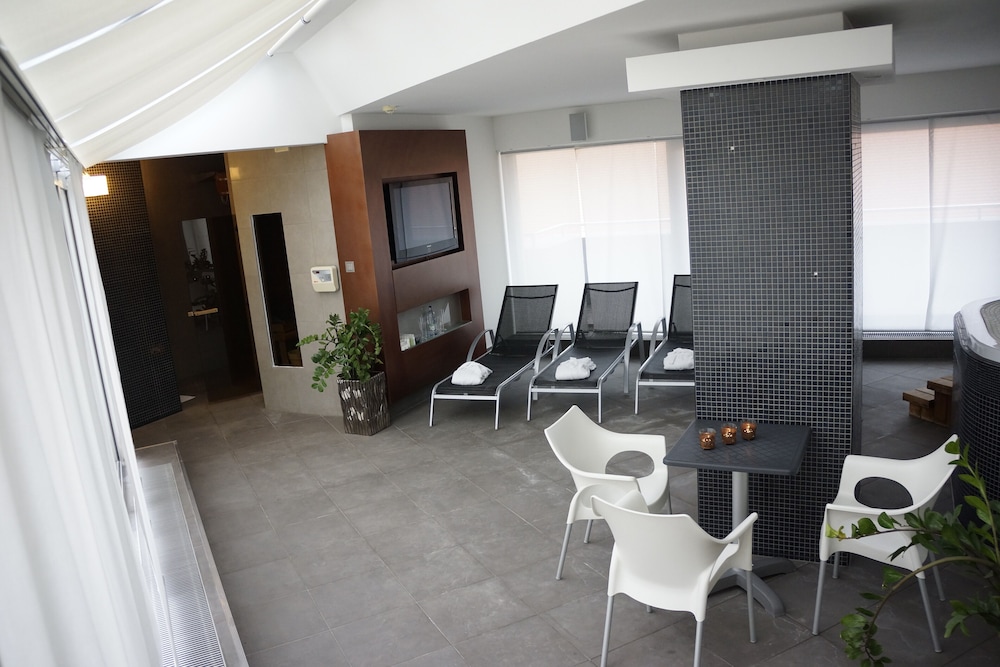 Hotel Avance 41/69