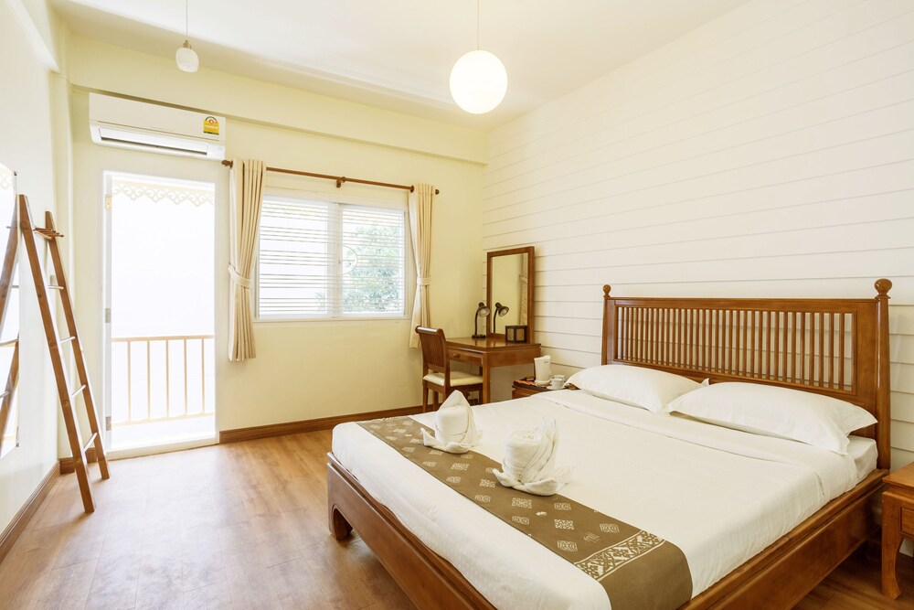 Les Fleurs Bangkok Hostel 14/49