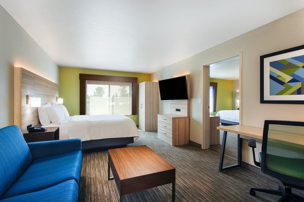 جناح بغرفتي نوم، Holiday Inn Express Hotel Suites Lewisburg 8/9
