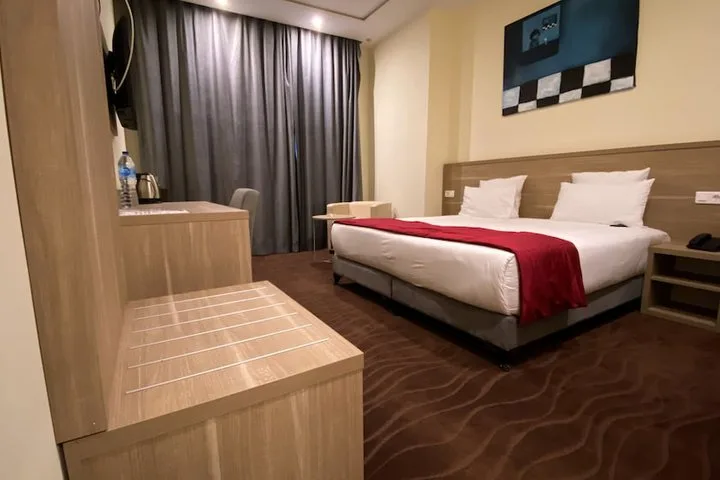 Hotel Des Beaux Arts — photo 3