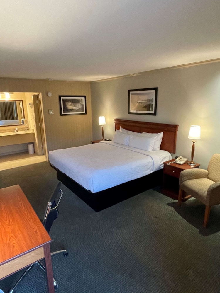Surestay Plus Hotel By Best Western Mountain View 25/70