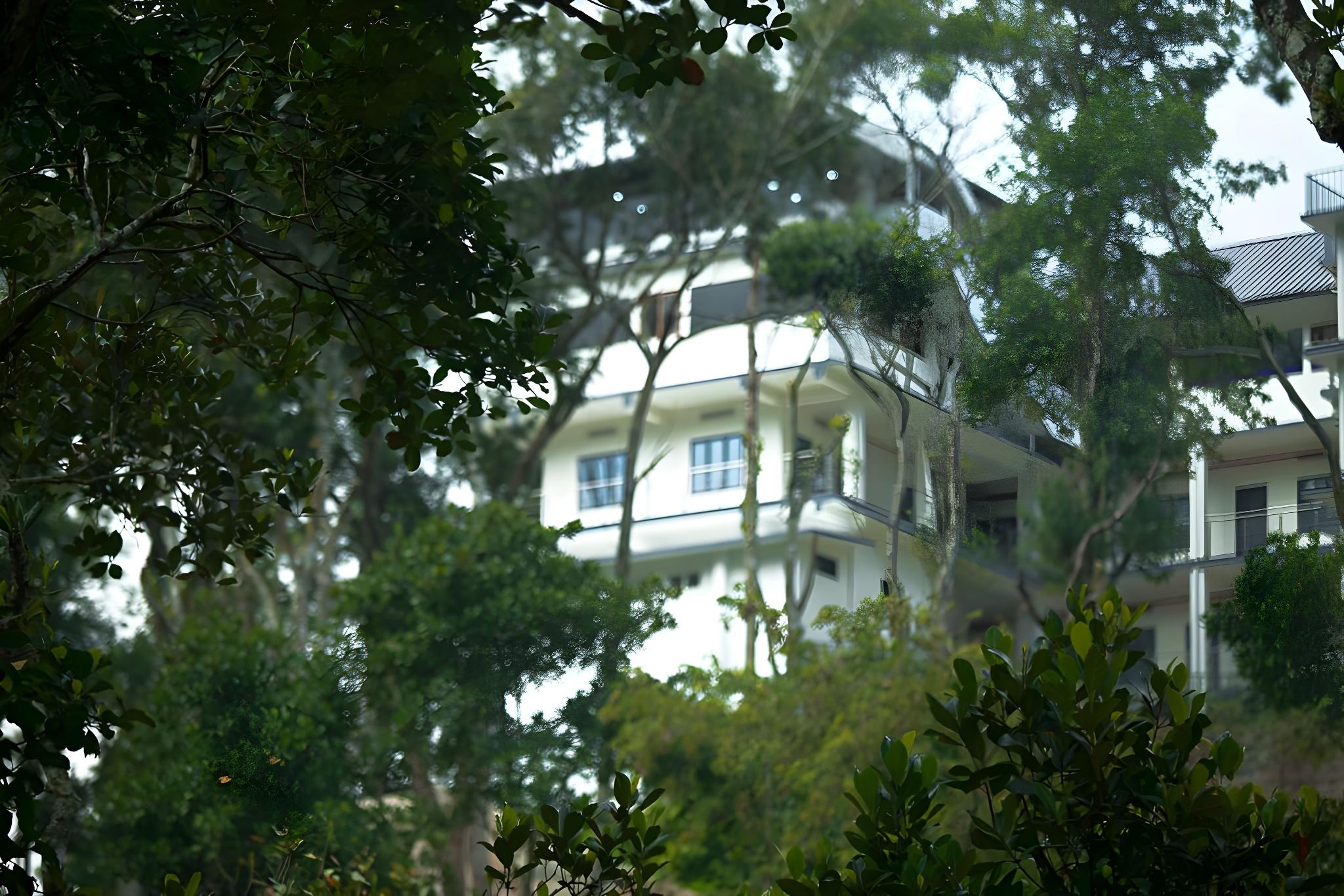 Hostess Thekkady 23/24
