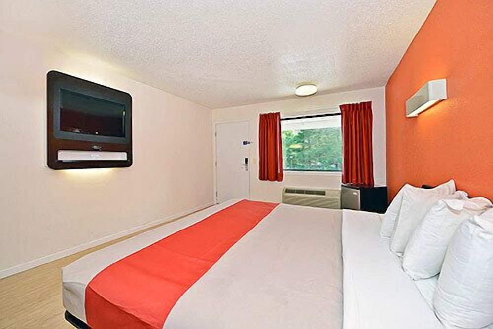 STANDARD, KING BED