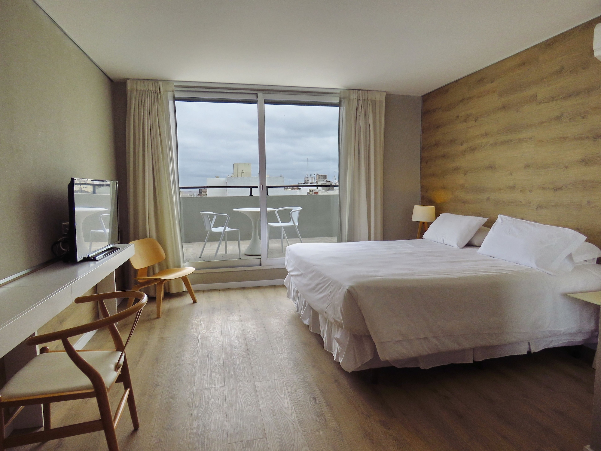 DELUXE, TERRACE
