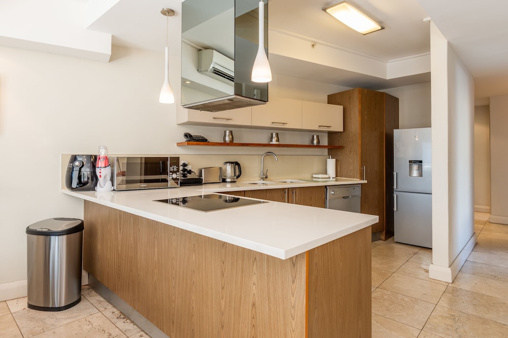 VA Waterfront Residences by WHosting 6/50