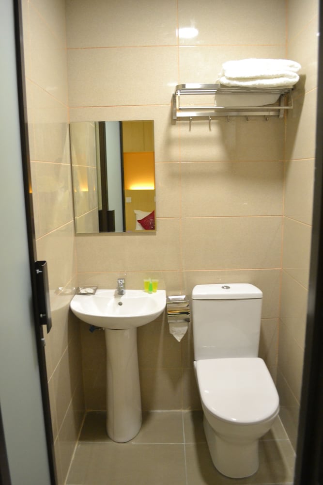 Eazy Hotel at Ampang 54/55
