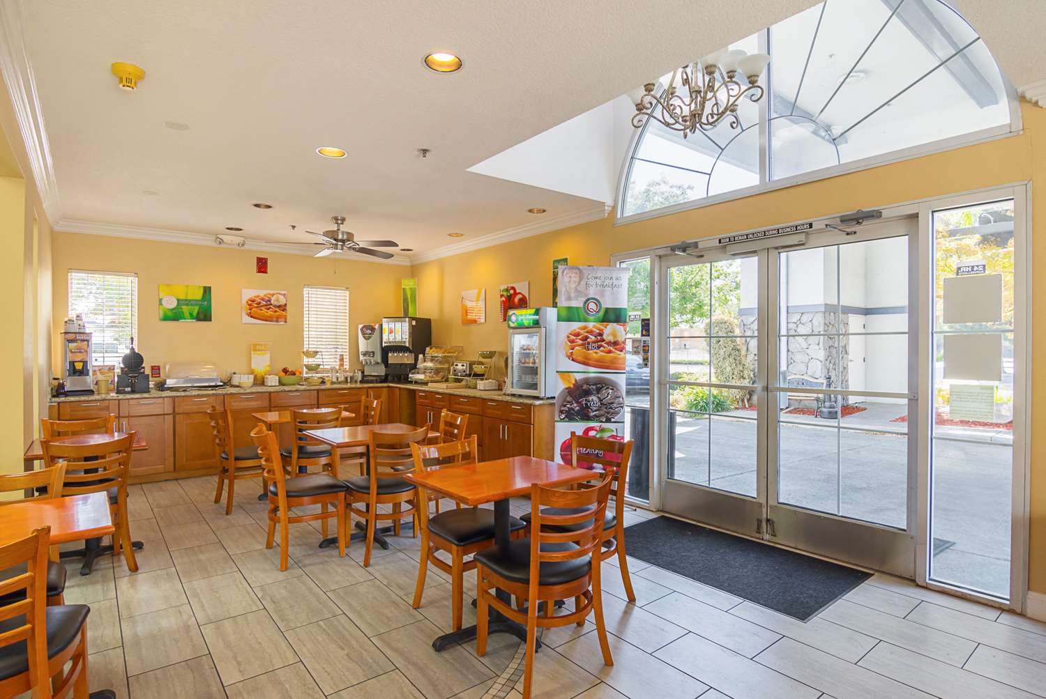 Quality Inn Fresno Yosemite Airport 22/27