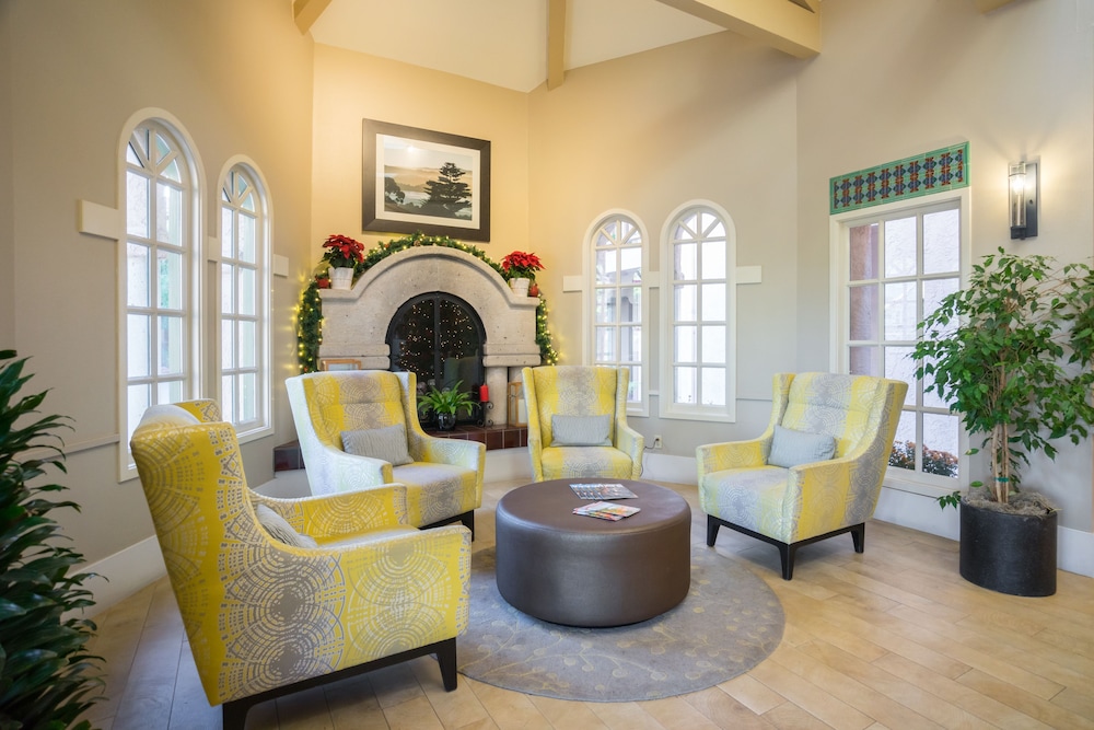 Half Moon Bay Lodge 40/59