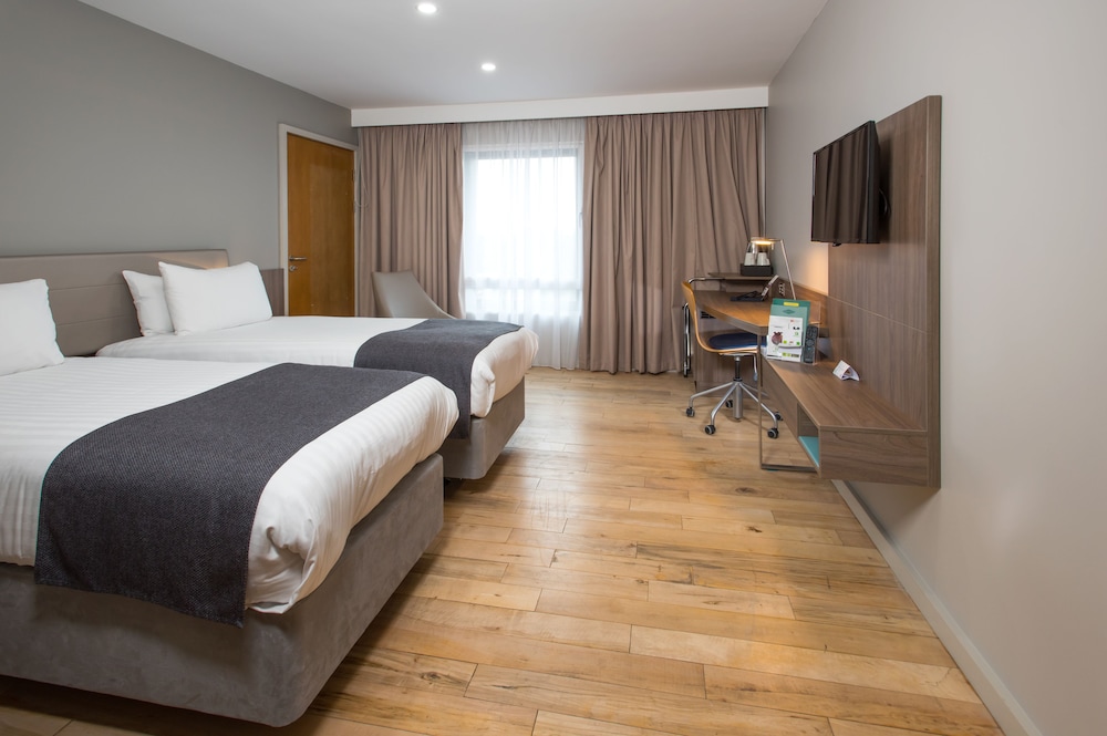 Holiday Inn London West 28/75