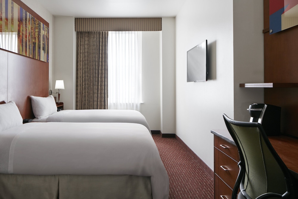 Club Quarters Hotel In Philadelphia 10/44